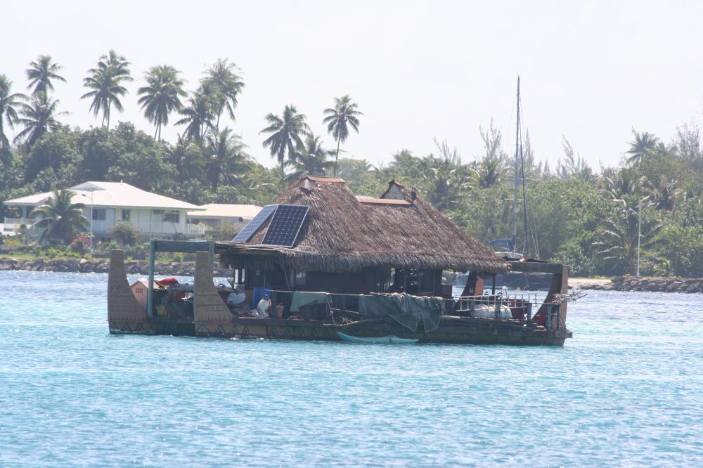 Fare Harbour Huahine: Loved this floating home in Fare
